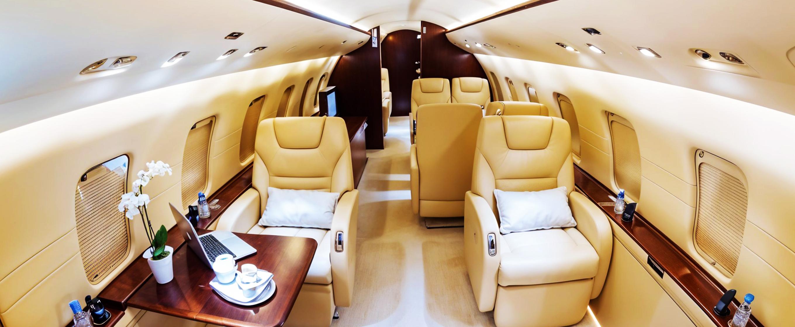 Luxury Redefined: The Supreme Comfort of the Challenger 850 thumbnail